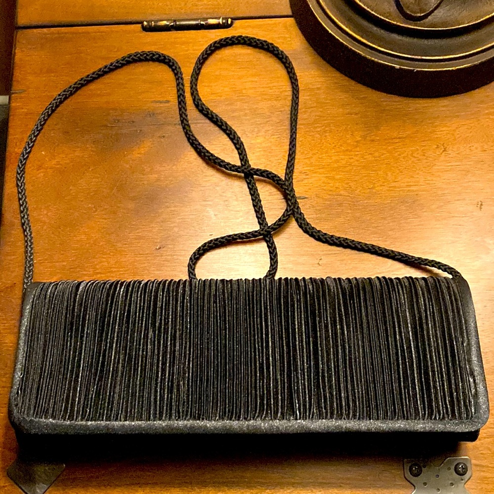 NWOT Elegant Black Vertical Striped Crossbody Bag Purse (Unbranded)